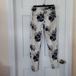 AMERICAN EAGLE - Skinny Jeans, Black & White Floral Pattern, Size 0, Stretch